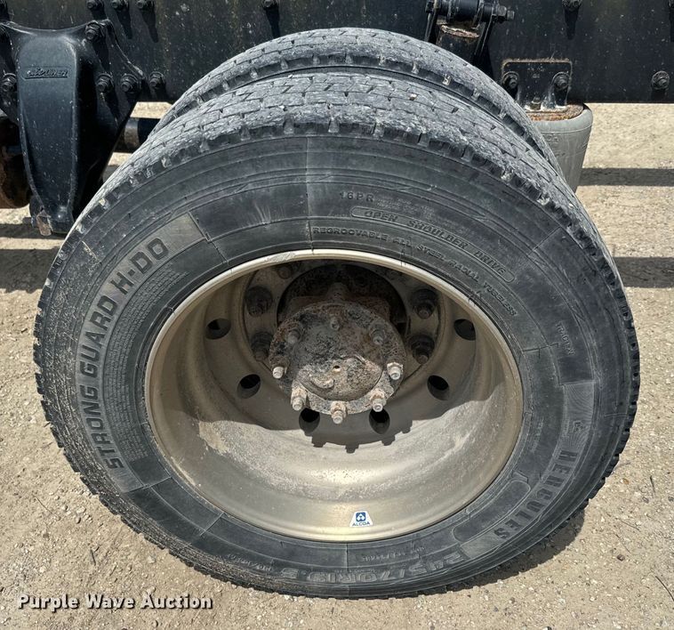 image for item EJ2684 2017 Freightliner  Business Class M2 truck cab and chassis