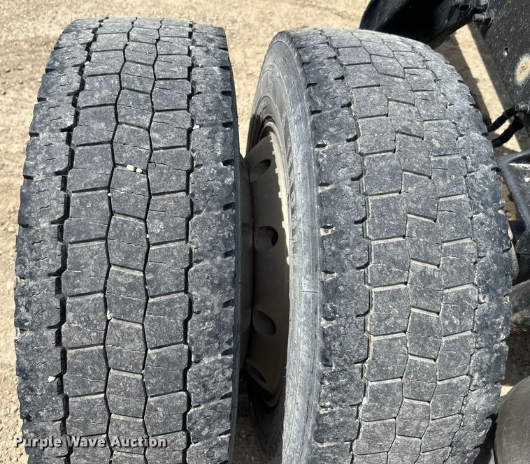 image for item EJ2684 2017 Freightliner  Business Class M2 truck cab and chassis