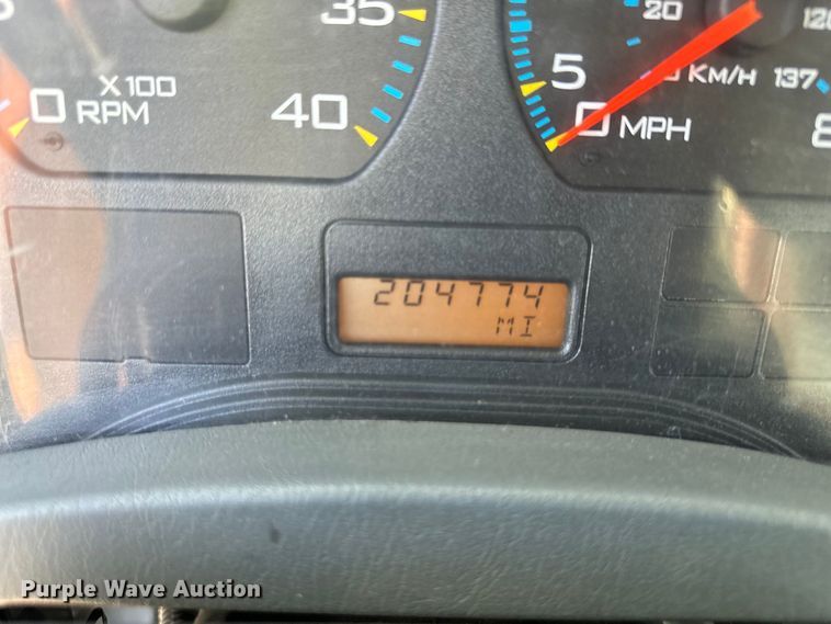 image for item EJ6339 2006 International  8500 semi truck