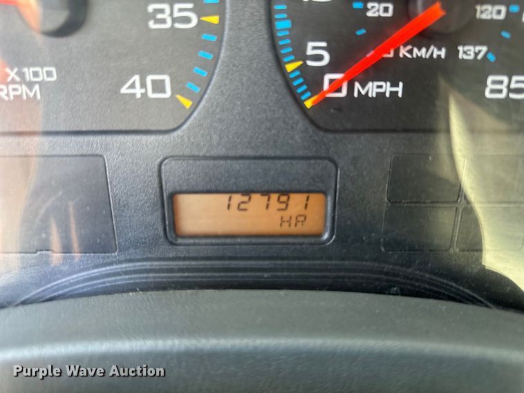 image for item EJ6339 2006 International  8500 semi truck