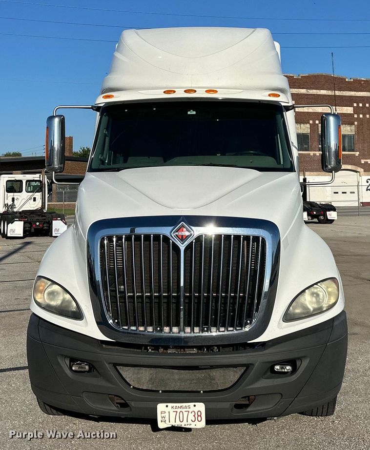 image for item EJ6895 2014 International ProStar Plus 122 semi truck