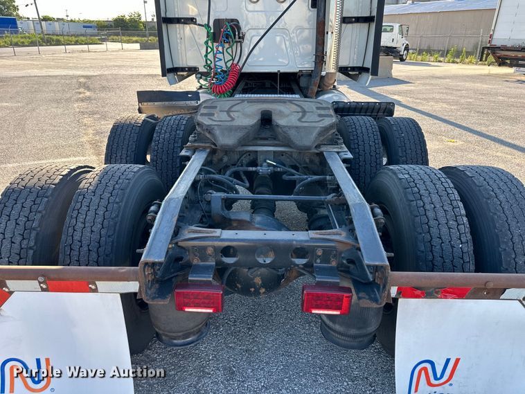 image for item EJ6895 2014 International ProStar Plus 122 semi truck