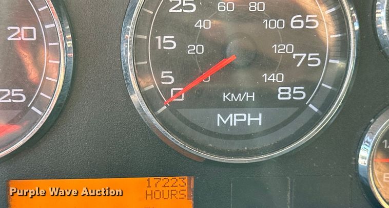 image for item EJ6895 2014 International ProStar Plus 122 semi truck