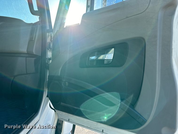 image for item EJ6895 2014 International ProStar Plus 122 semi truck