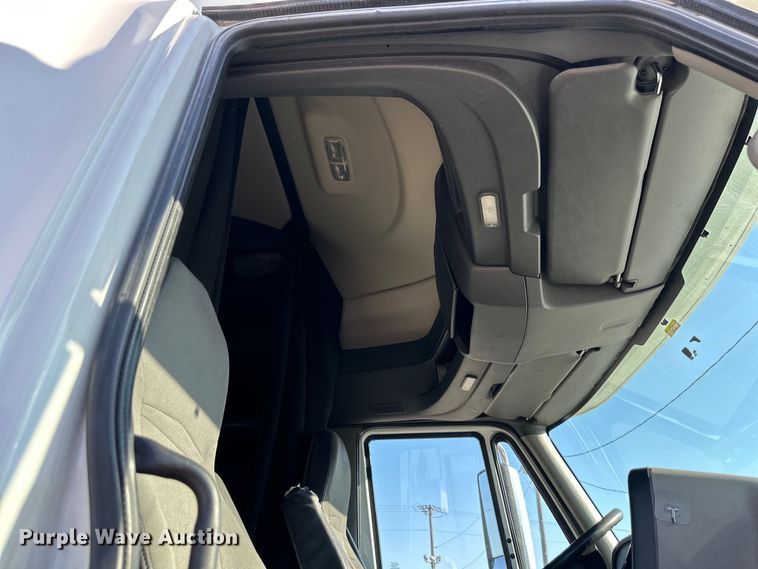 image for item EJ6895 2014 International ProStar Plus 122 semi truck