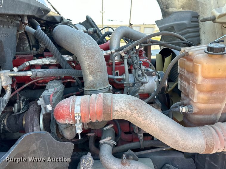 image for item EJ6895 2014 International ProStar Plus 122 semi truck