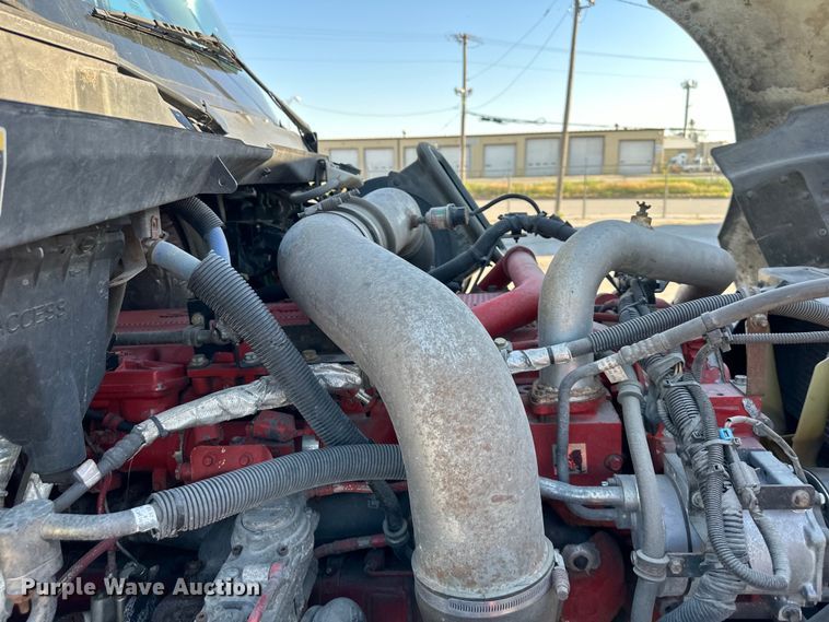 image for item EJ6895 2014 International ProStar Plus 122 semi truck