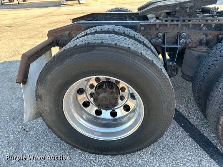 image for item EJ6895 2014 International ProStar Plus 122 semi truck