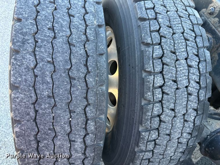 image for item EJ6895 2014 International ProStar Plus 122 semi truck