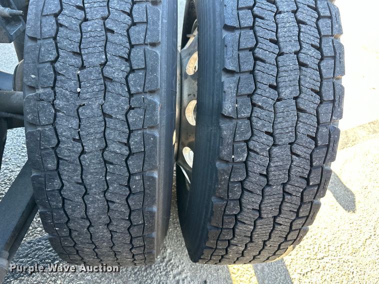 image for item EJ6895 2014 International ProStar Plus 122 semi truck