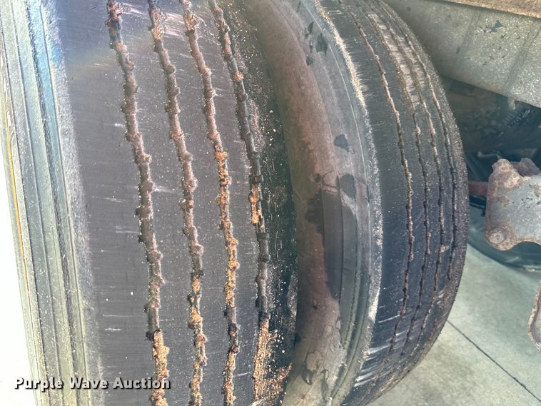 image for item EJ6997 2001 Wabash  dry van trailer