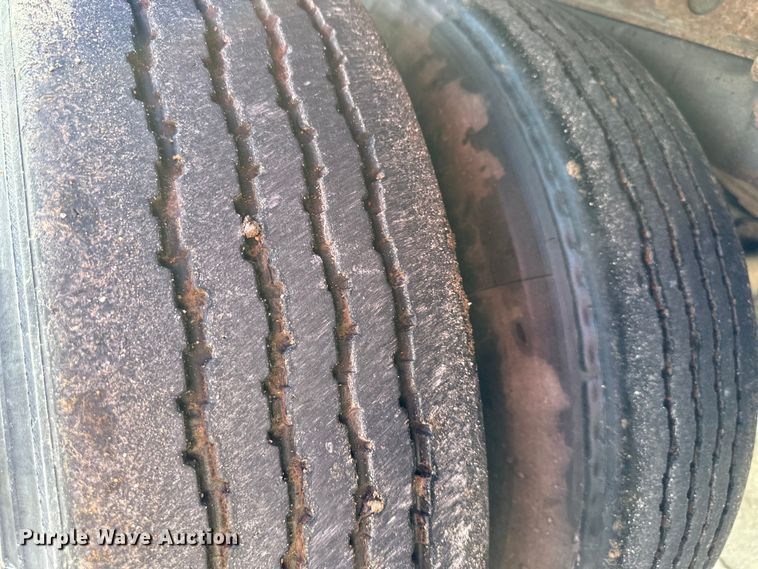 image for item EJ6997 2001 Wabash  dry van trailer