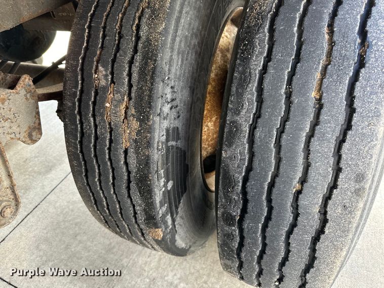 image for item EJ6997 2001 Wabash  dry van trailer