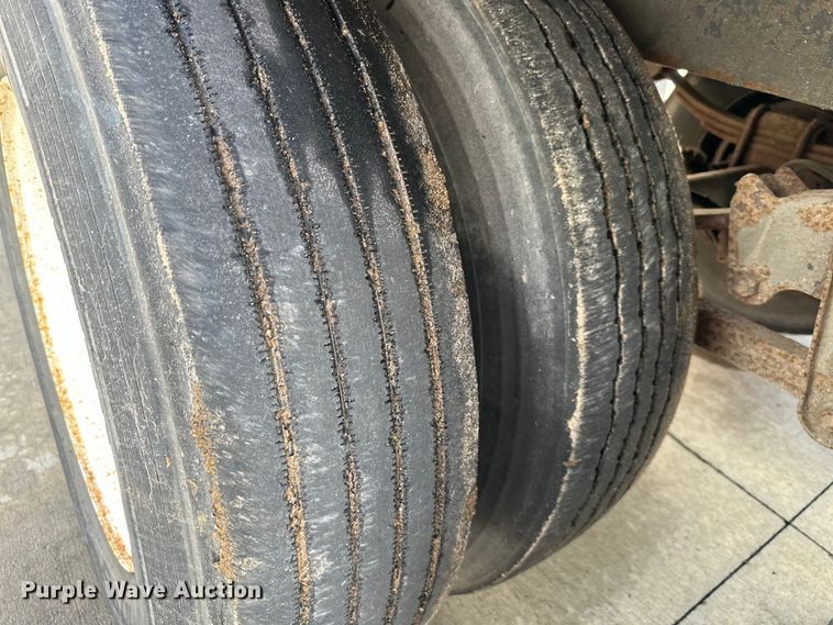 image for item EJ6997 2001 Wabash  dry van trailer