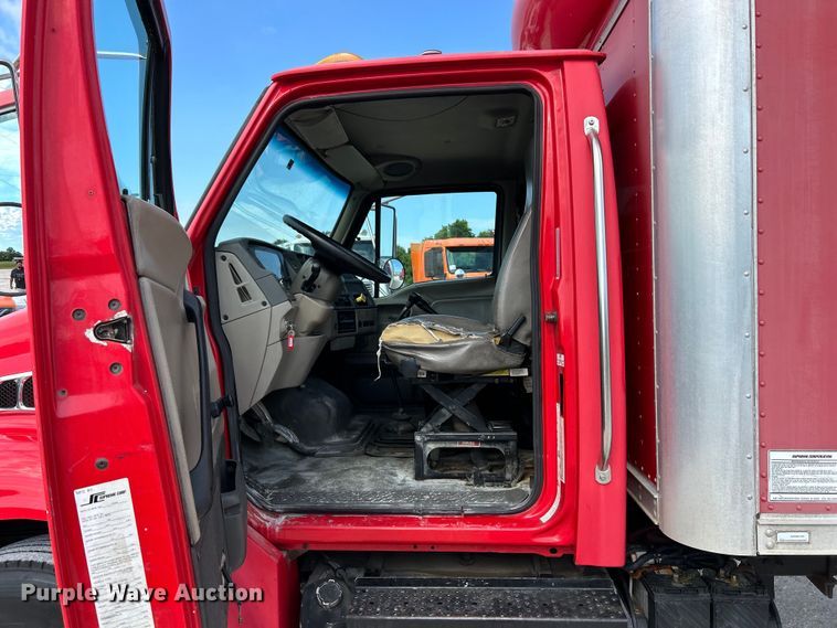 image for item EK4856 2006 Sterling  Acterra box truck