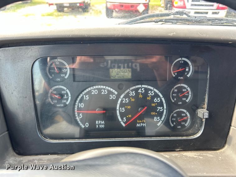 image for item EK4856 2006 Sterling  Acterra box truck