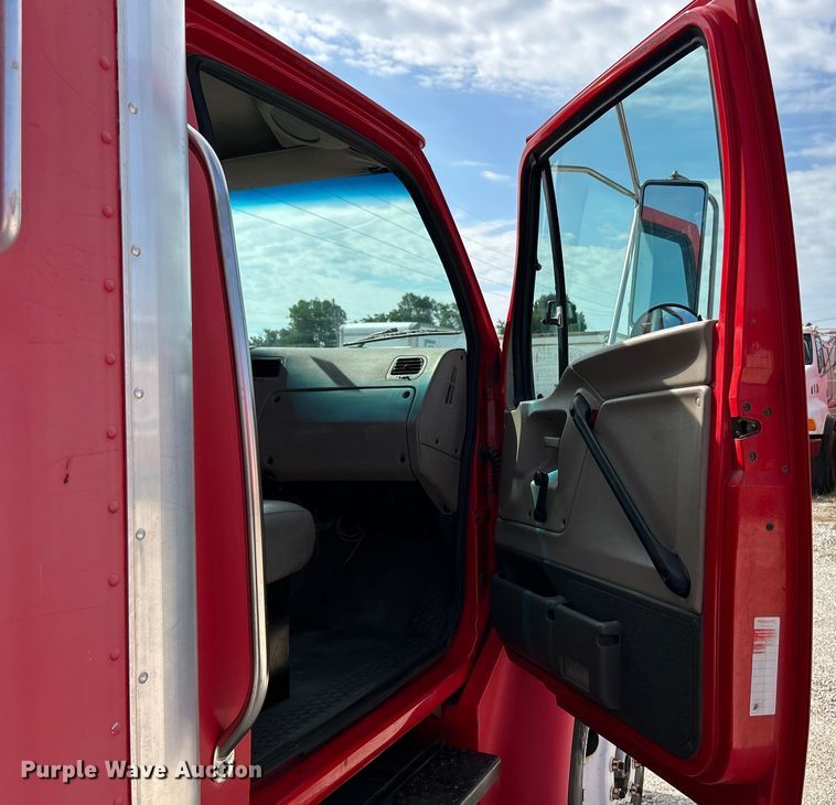 image for item EK4856 2006 Sterling  Acterra box truck