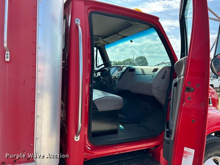 image for item EK4856 2006 Sterling  Acterra box truck