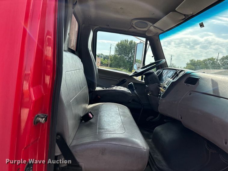 image for item EK4856 2006 Sterling  Acterra box truck