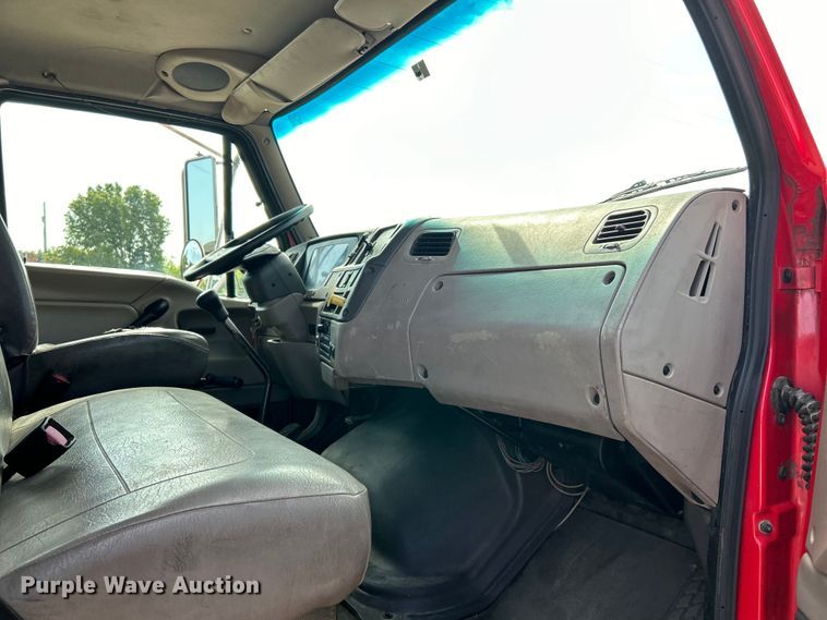 image for item EK4856 2006 Sterling  Acterra box truck