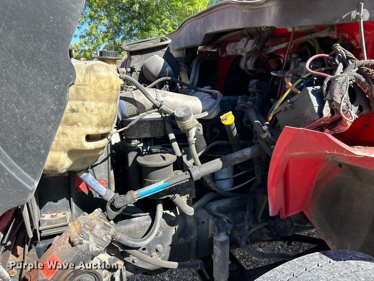 image for item EK4881 2003 International  8500 semi truck