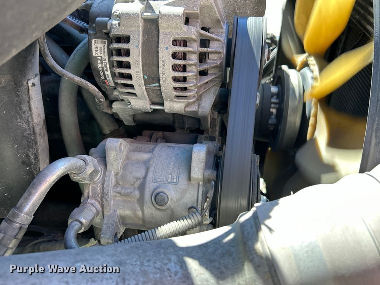 image for item EK4881 2003 International  8500 semi truck