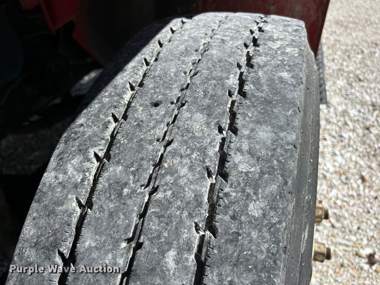 image for item EK4881 2003 International  8500 semi truck