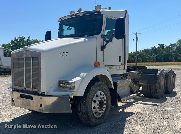 image for item EK8658 2007 Kenworth  T800 semi truck
