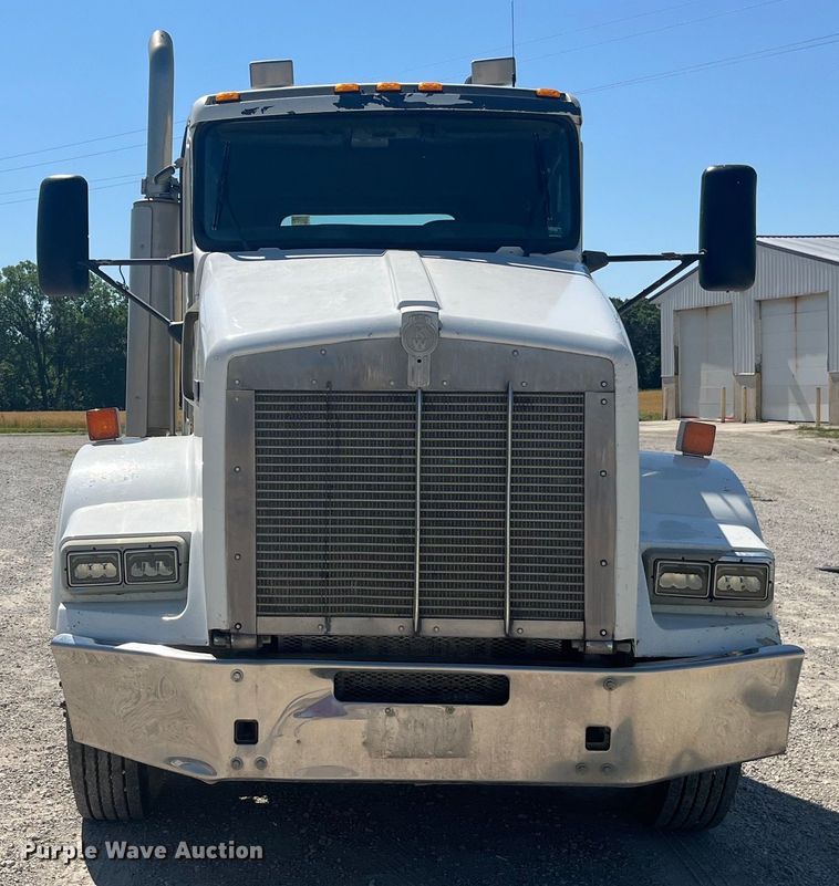 image for item EK8658 2007 Kenworth  T800 semi truck