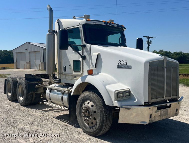 image for item EK8658 2007 Kenworth  T800 semi truck