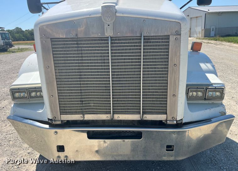 image for item EK8658 2007 Kenworth  T800 semi truck