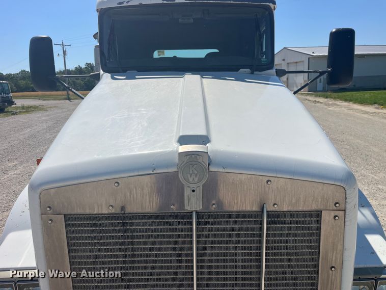 image for item EK8658 2007 Kenworth  T800 semi truck