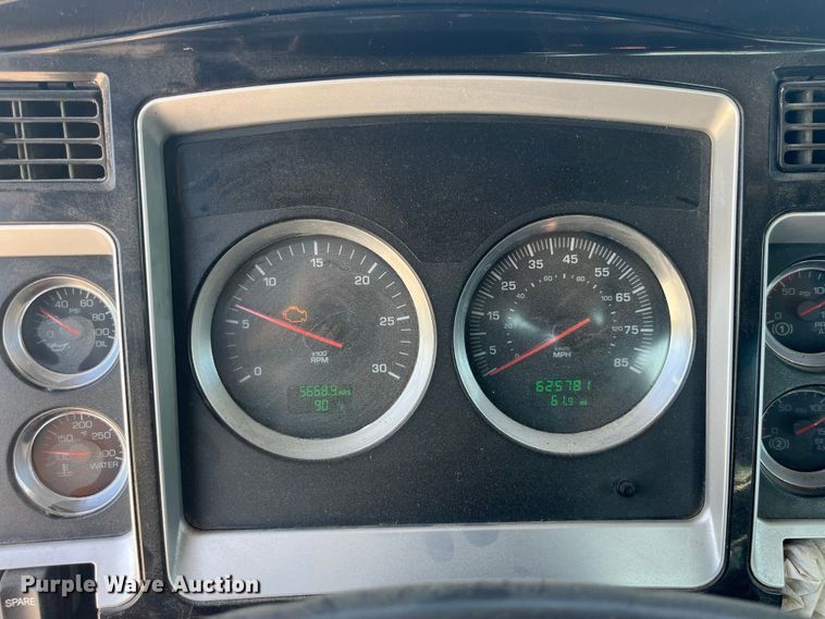 image for item EK8658 2007 Kenworth  T800 semi truck