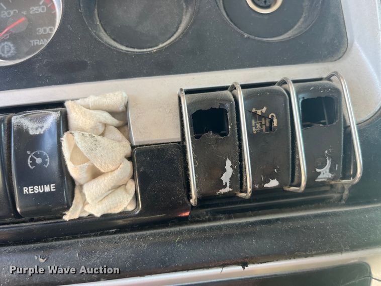 image for item EK8658 2007 Kenworth  T800 semi truck