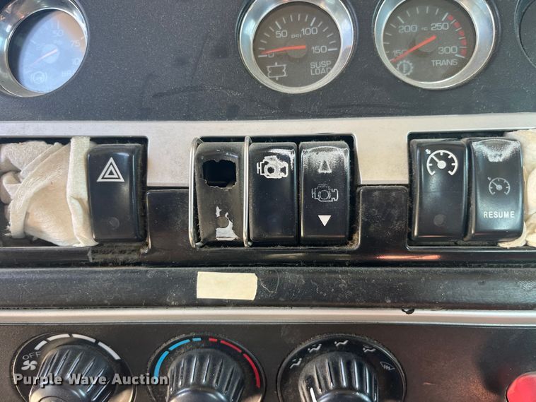 image for item EK8658 2007 Kenworth  T800 semi truck