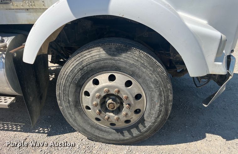 image for item EK8658 2007 Kenworth  T800 semi truck