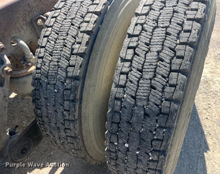 image for item EK8658 2007 Kenworth  T800 semi truck