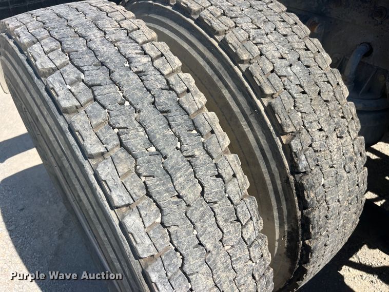 image for item EK8658 2007 Kenworth  T800 semi truck