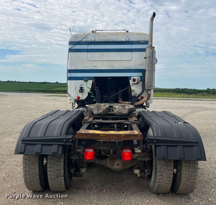 image for item EK8759 1985 Mack MH613 semi truck