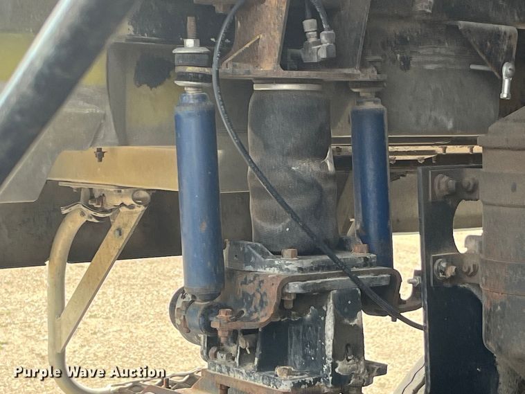 image for item EK8759 1985 Mack MH613 semi truck