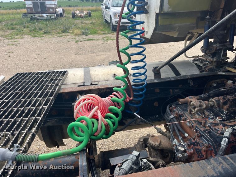 image for item EK8759 1985 Mack MH613 semi truck