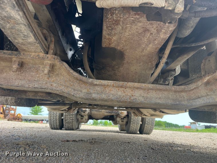 image for item EK8759 1985 Mack MH613 semi truck