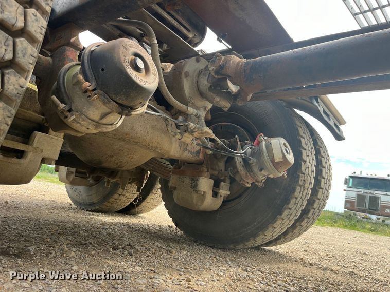 image for item EK8759 1985 Mack MH613 semi truck