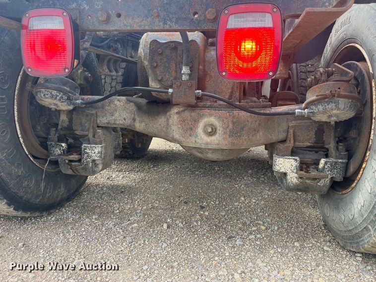 image for item EK8759 1985 Mack MH613 semi truck