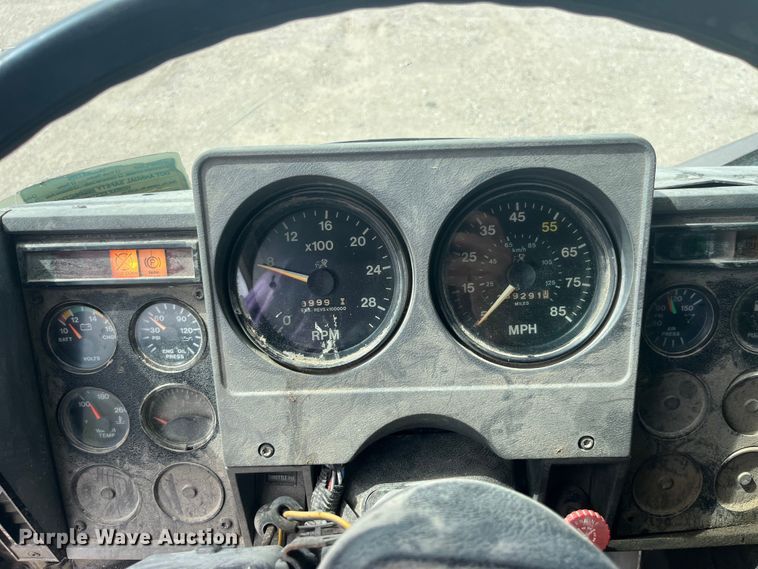 image for item EK8759 1985 Mack MH613 semi truck