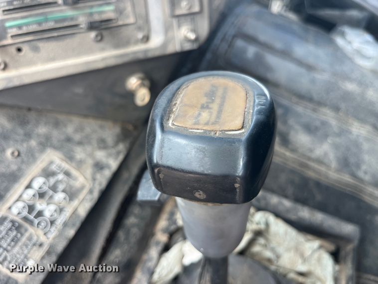 image for item EK8759 1985 Mack MH613 semi truck