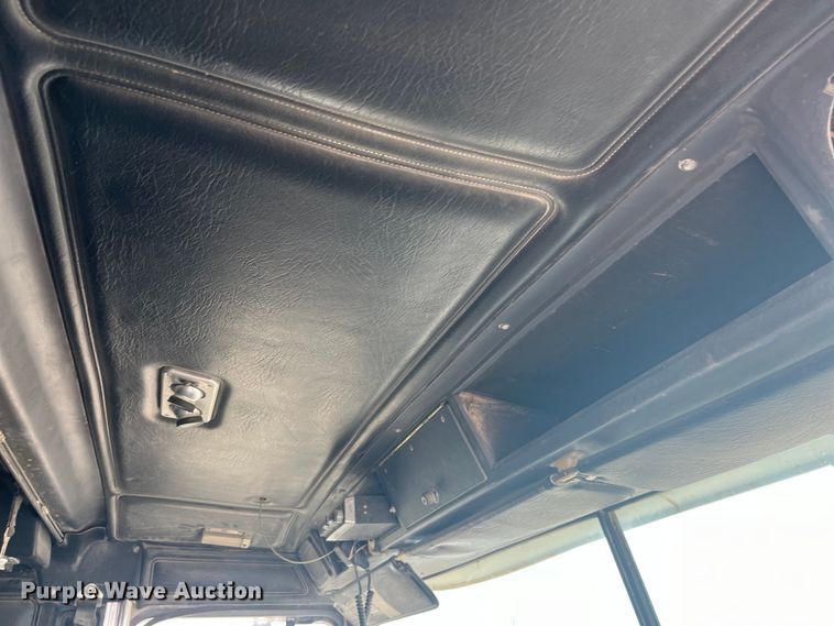 image for item EK8759 1985 Mack MH613 semi truck