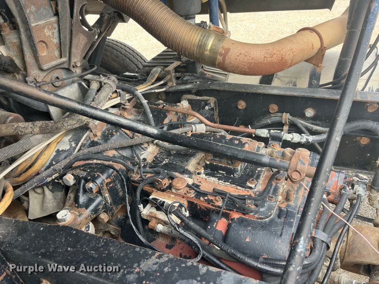 image for item EK8759 1985 Mack MH613 semi truck