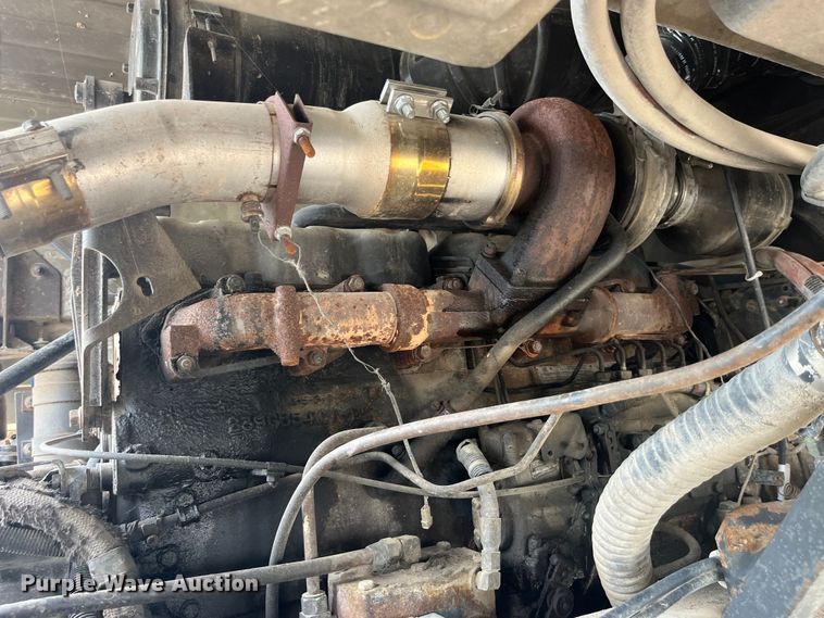 image for item EK8759 1985 Mack MH613 semi truck