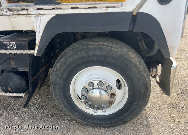 image for item EK8759 1985 Mack MH613 semi truck